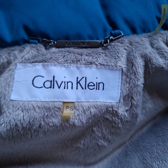 Calvin Klein down Women's Vest - Picture 11 of 15